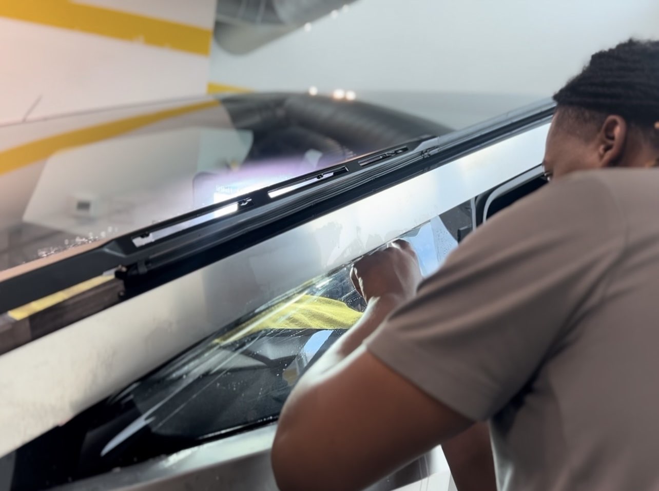 car polishing and buffing Austin photo