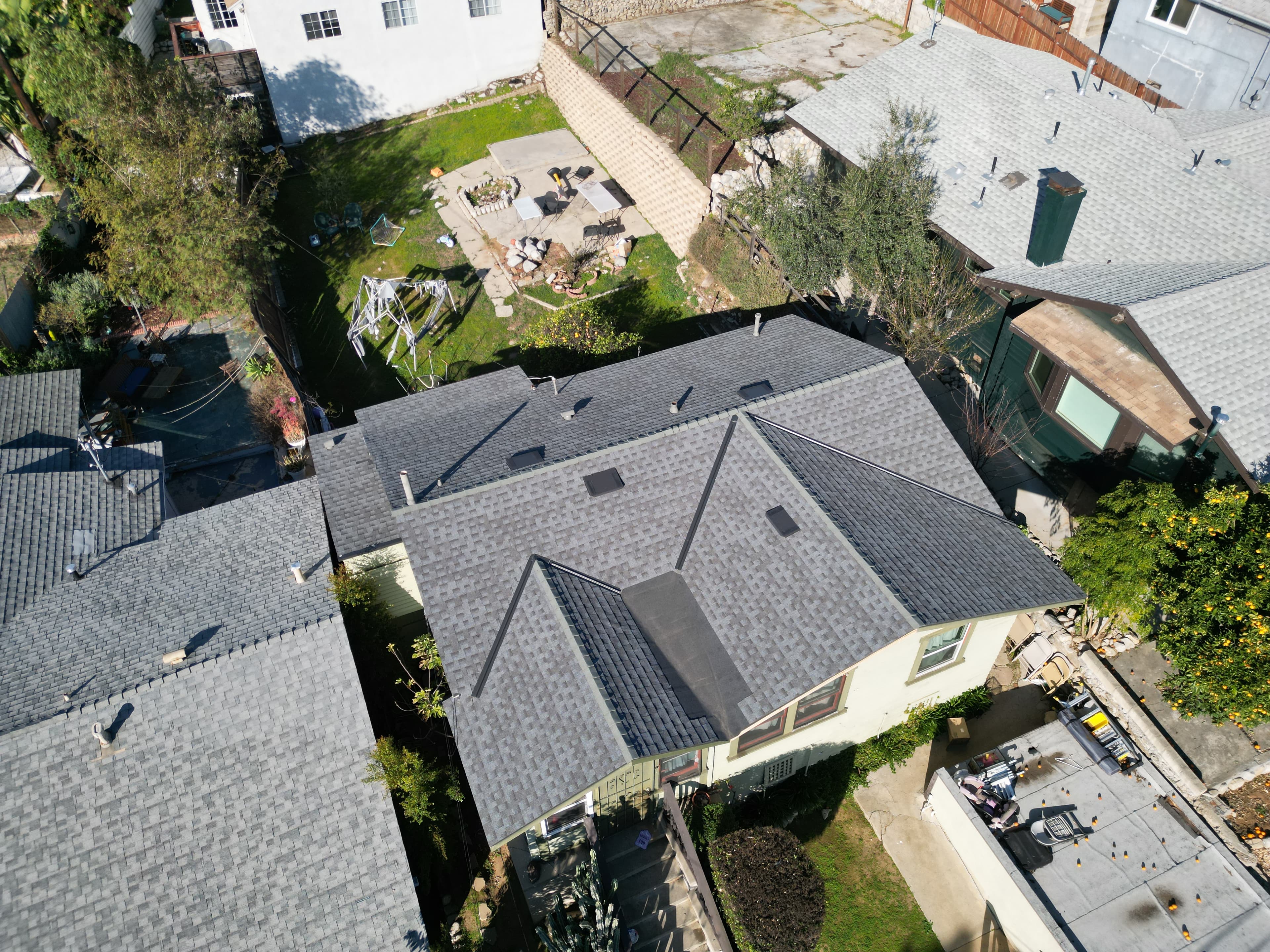 emergency roof repair Los Angeles photo