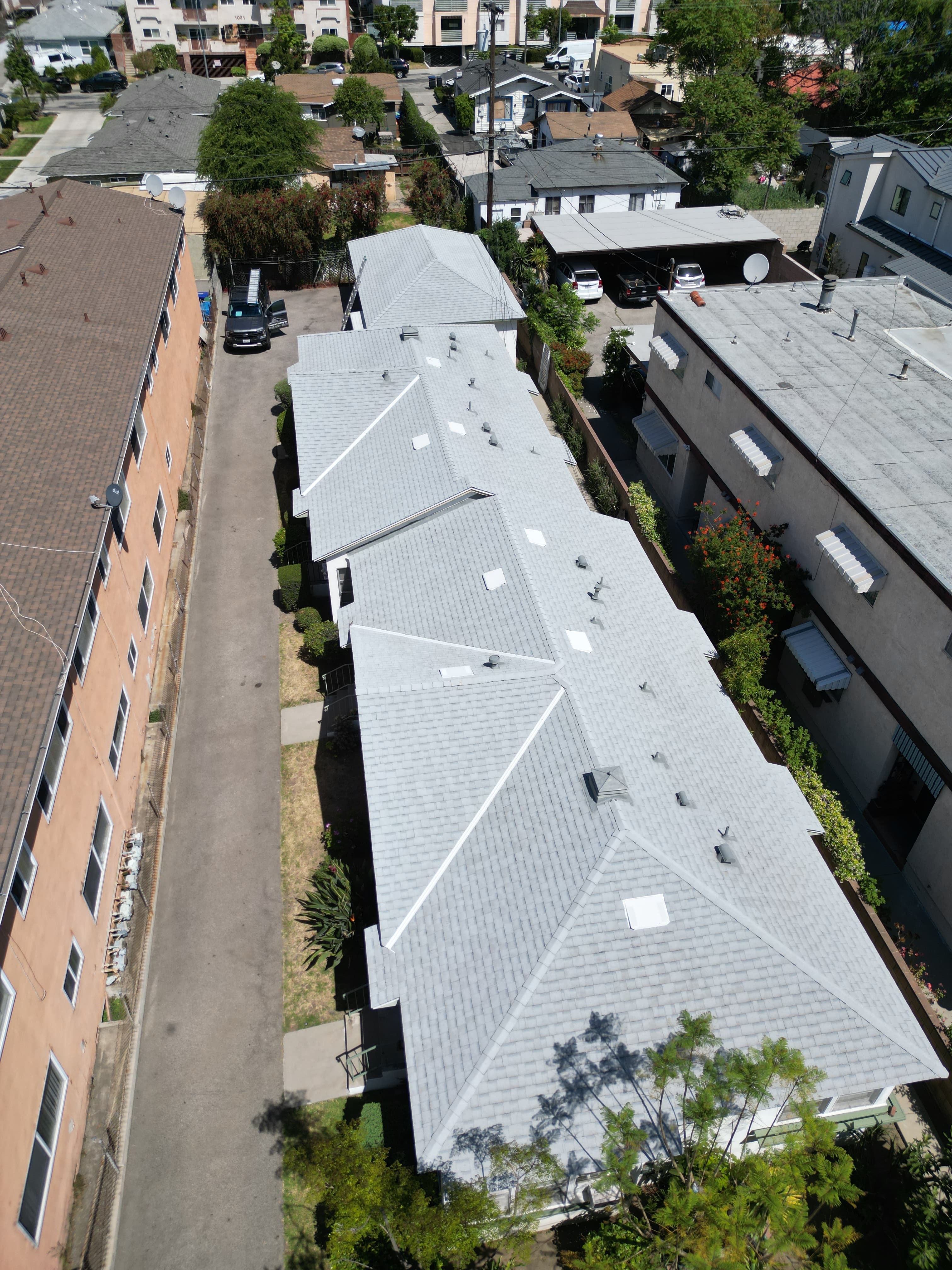 emergency roof repair Los Angeles photo