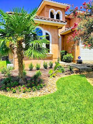 San Antonio landscapers photo