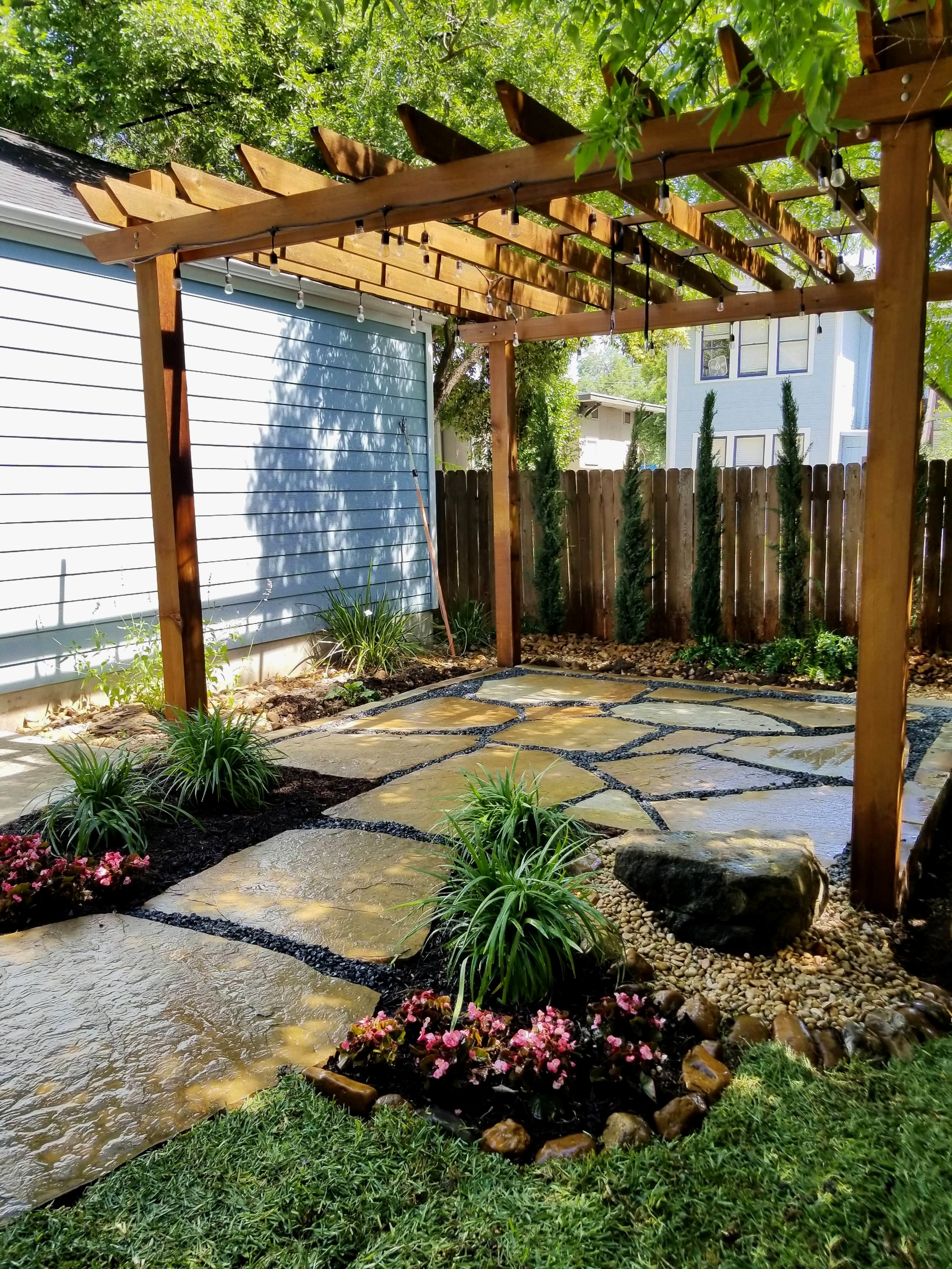 San Antonio landscapers photo