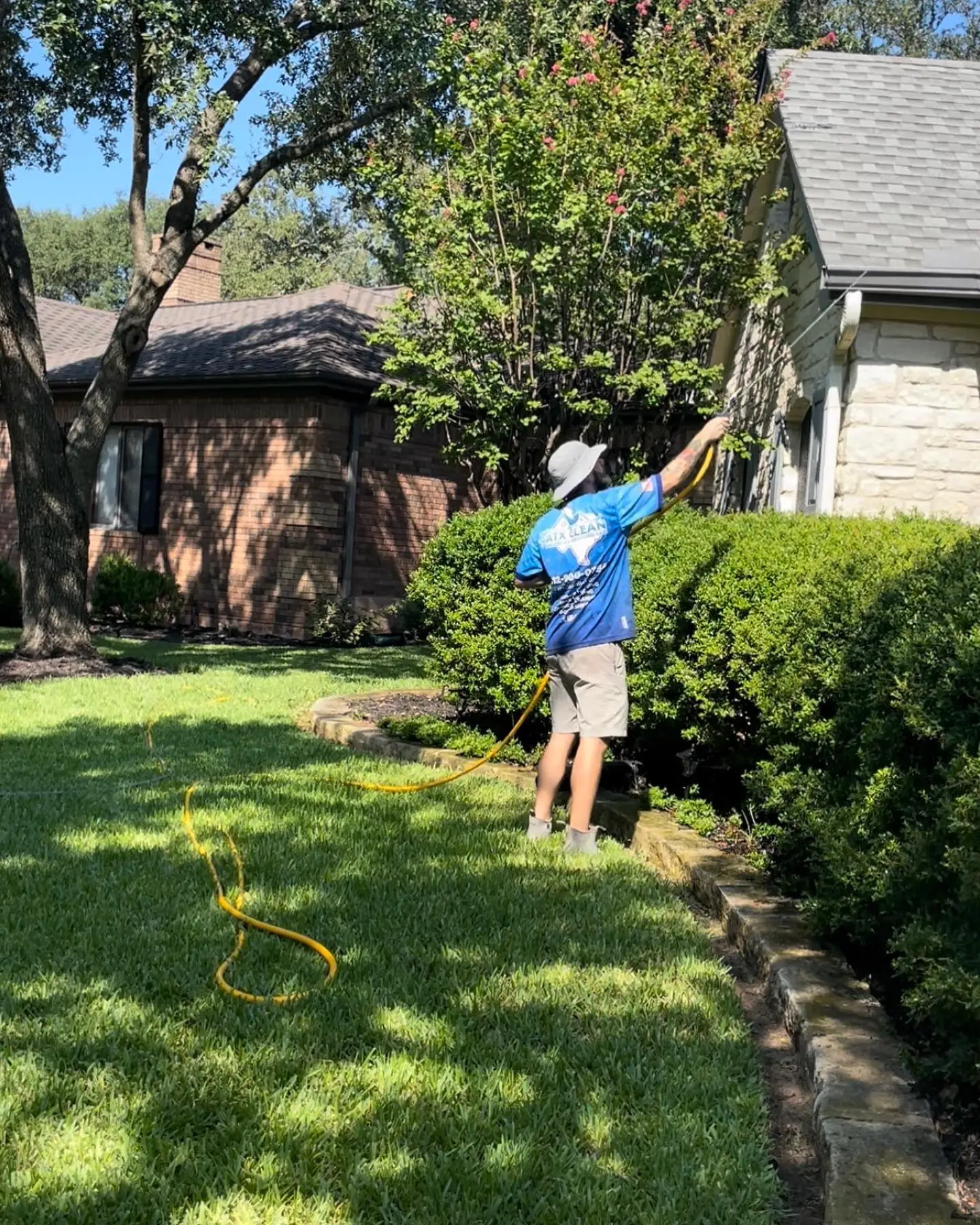 pressure washing in Austin photo