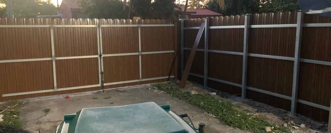 residential fence installation Miami photo