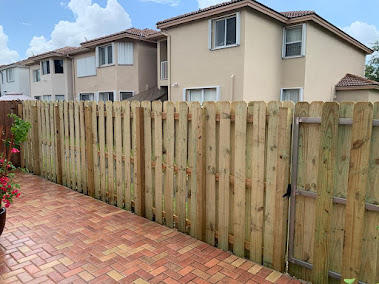 fence installation in Doral photo
