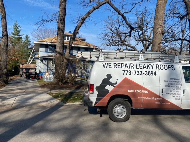 best roofers in Chicago photo
