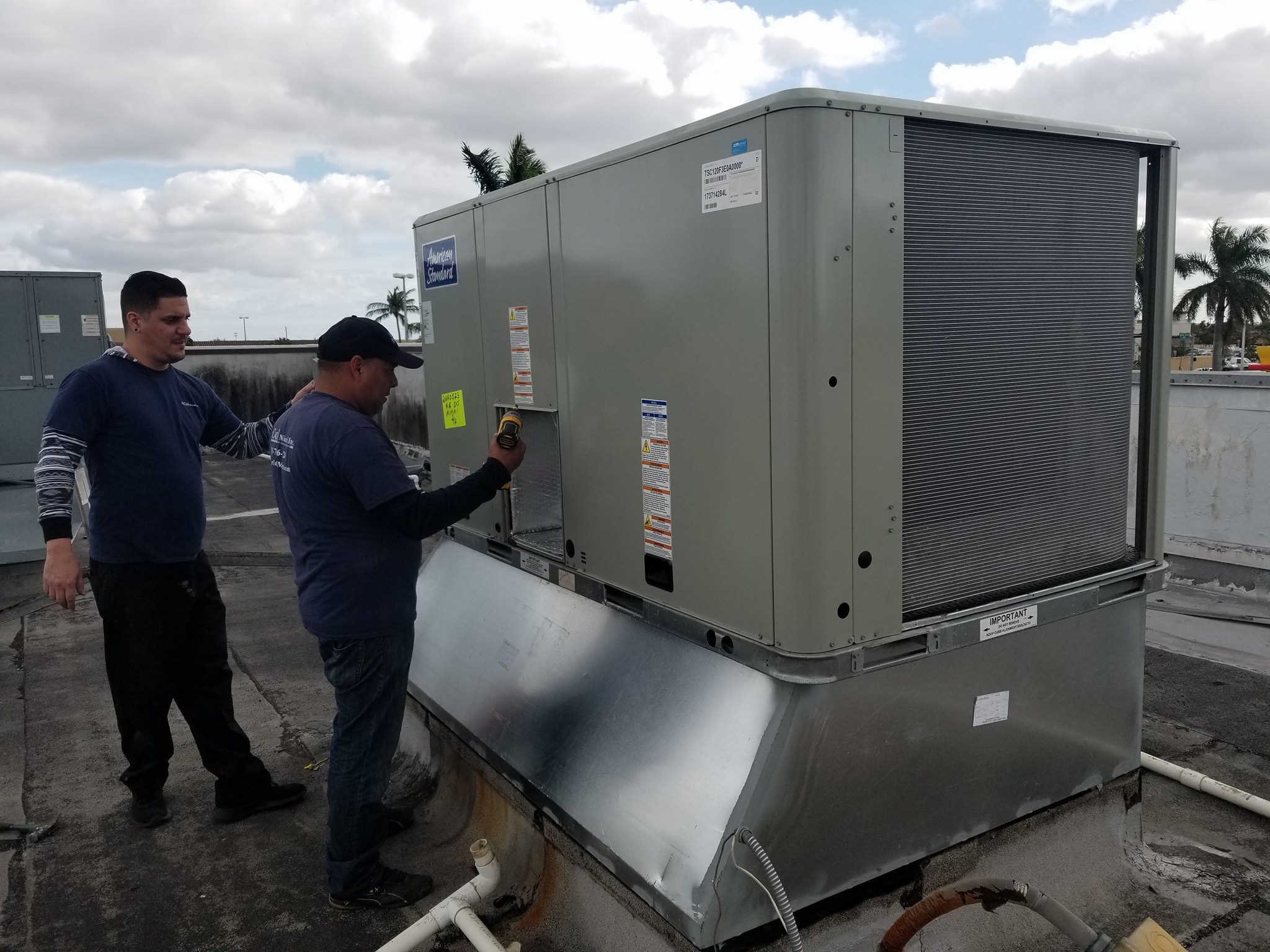 licensed HVAC technician Palmetto Bay