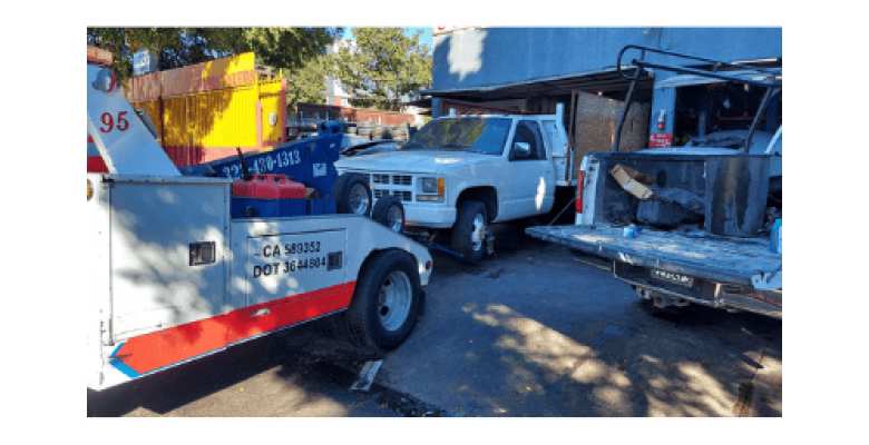 car towing to mechanic shop Los Angeles photo