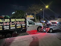 car towing to mechanic shop Los Angeles photo