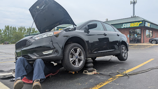 vehicle repair at your location Peoria photo