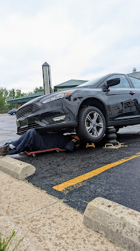 vehicle repair at your location Peoria photo