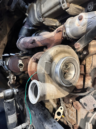 24/7 roadside truck repair Mobile Truck Repair 1122 photo