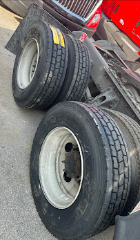 24/7 roadside truck repair Mobile Truck Repair 1122 photo