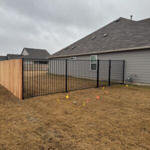 wood fence contractor Austin photo