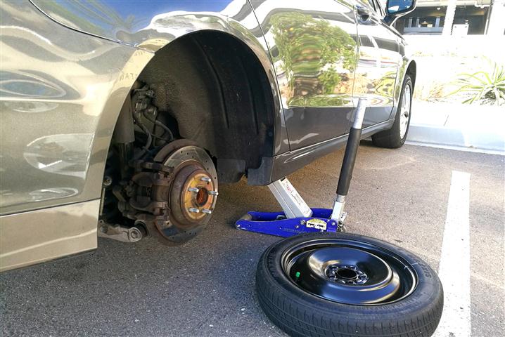 24/7 towing service in South San Diego photo