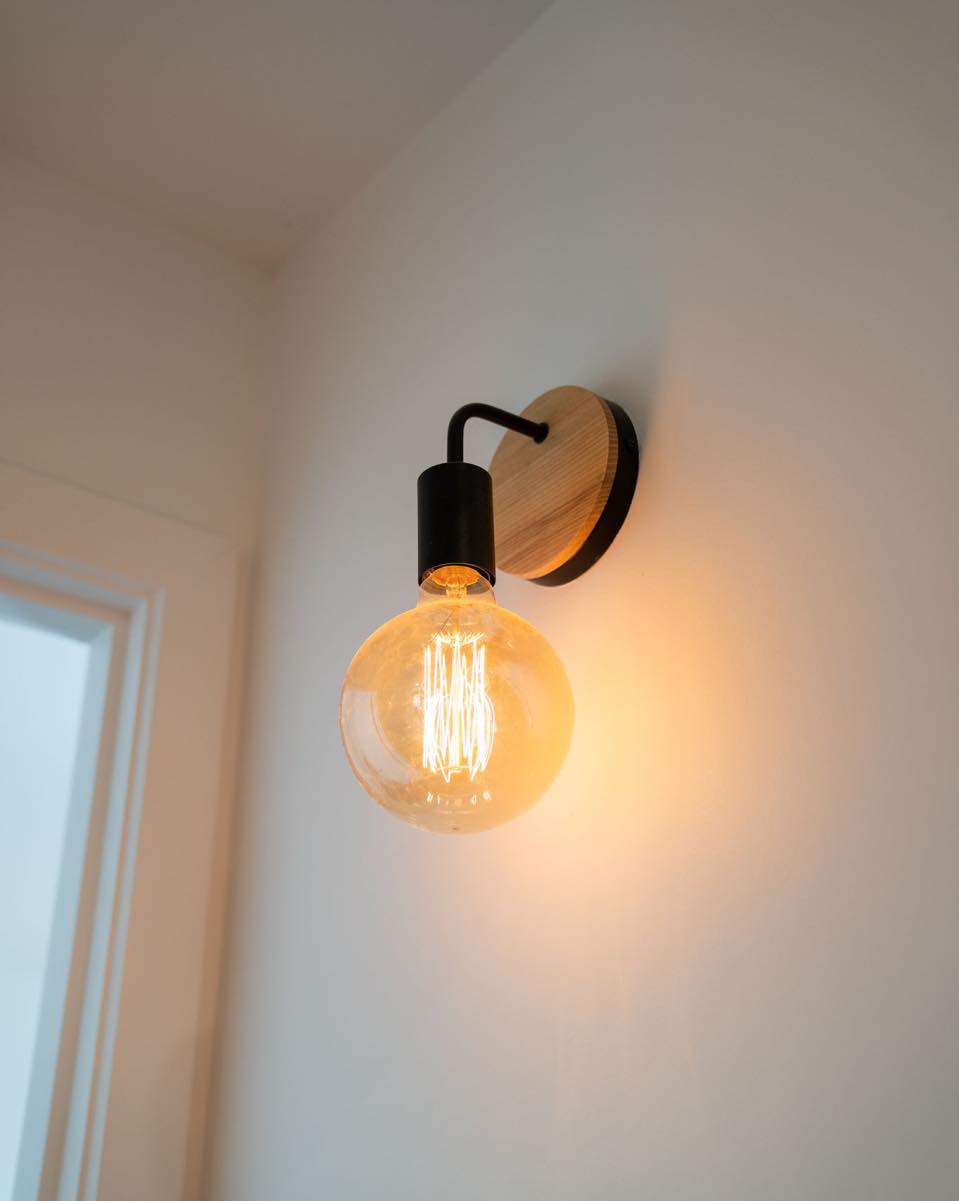 licensed electrician Chicago photo