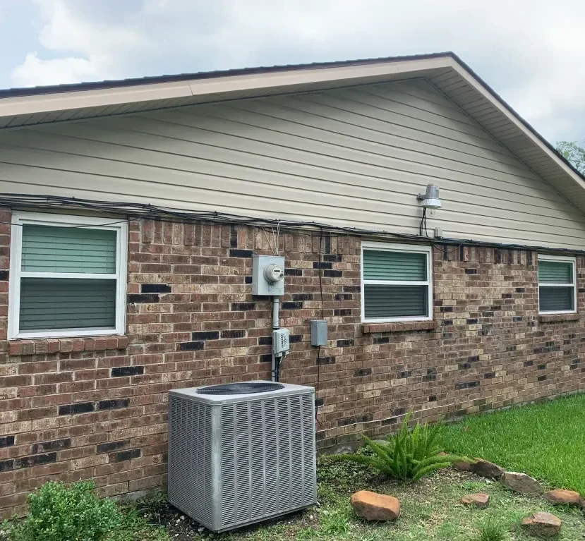 soft wash roof cleaning Florida photo