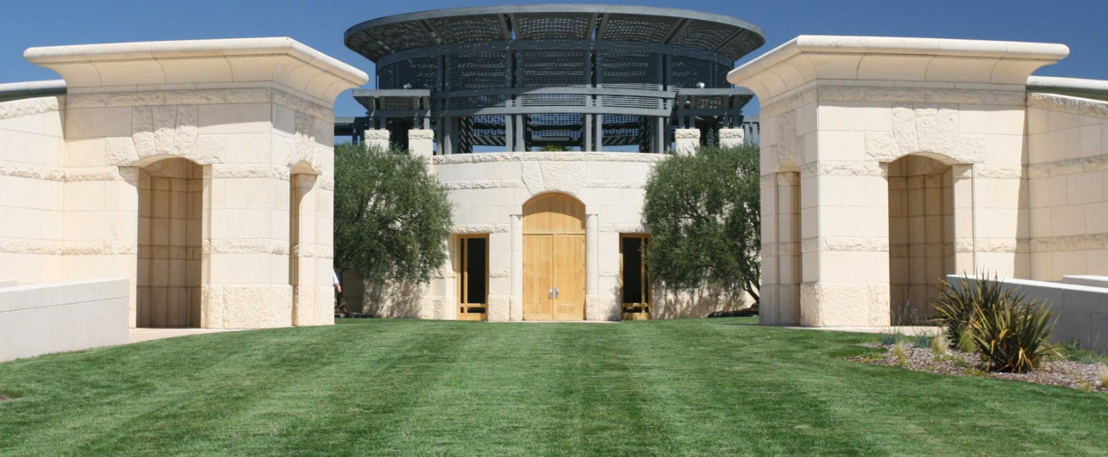 landscape maintenance for apartments near me photo