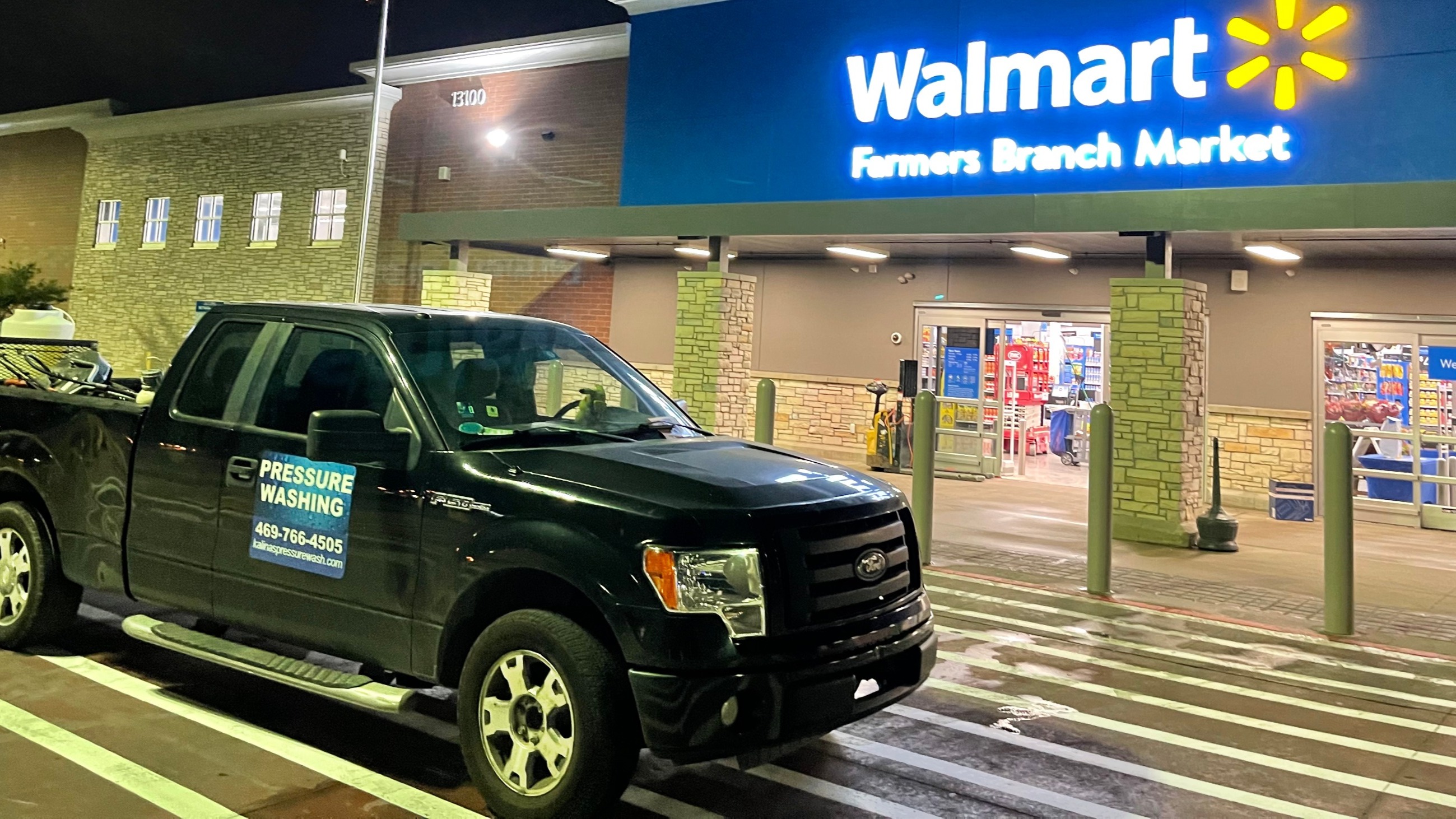 professional soft wash service Dallas photo