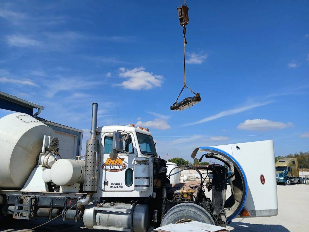 24/7 towing service DeKalb photo