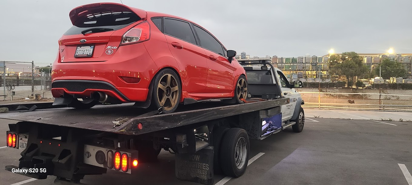 S&S Fast Towing Services in Los Angeles, CA - 24/7 Roadside Assistance photo