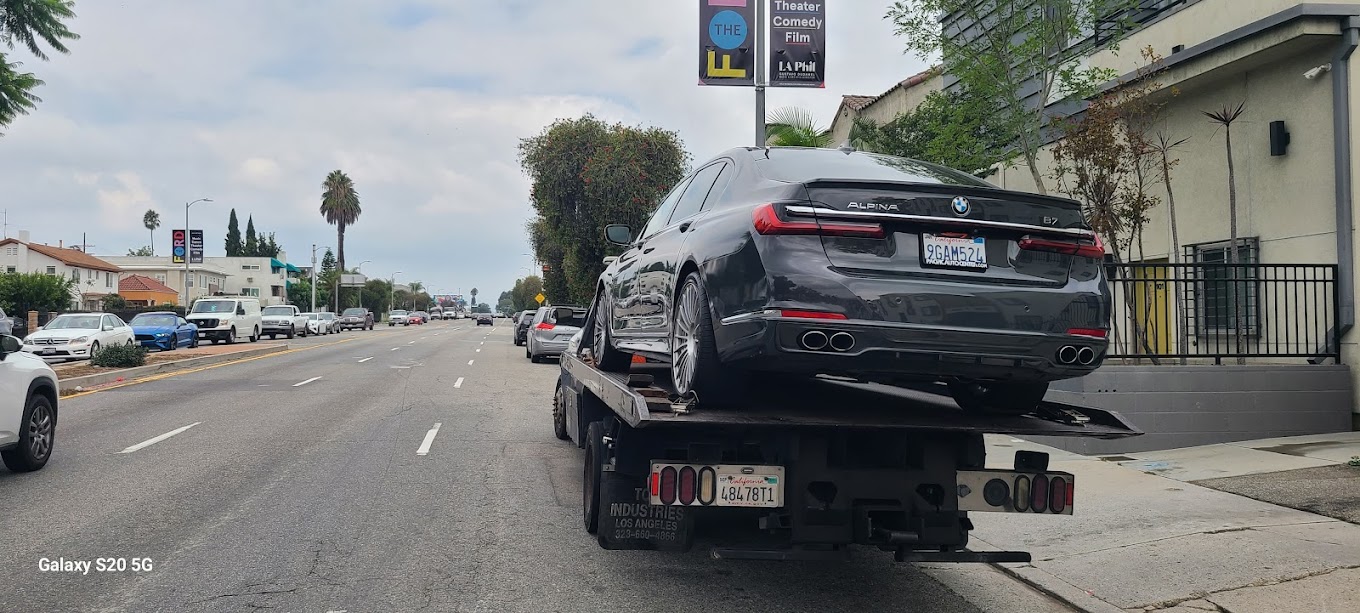 S&S Fast Towing Services in Los Angeles, CA - 24/7 Roadside Assistance photo