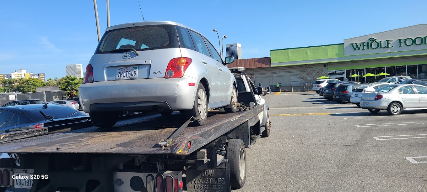 S&S Fast Towing Services in Los Angeles, CA - 24/7 Roadside Assistance photo
