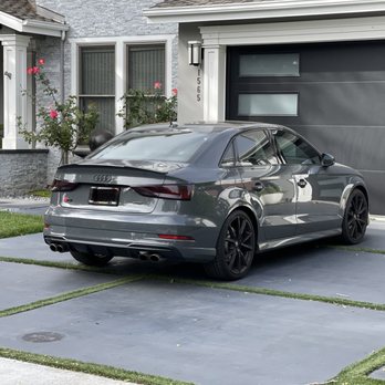 Supreme Shine Mobile Detailing: Convenient Car Care with Guaranteed Results photo