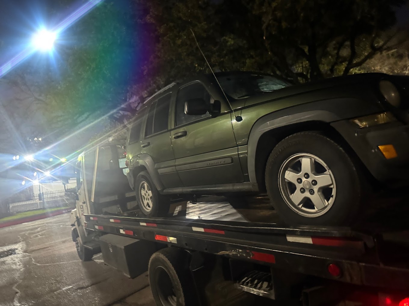 Veteran Towing Services Los Angeles - Expert Towing and Roadside Assistance photo